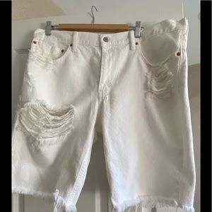 Levi Strauss&co men’ distressed white shorts